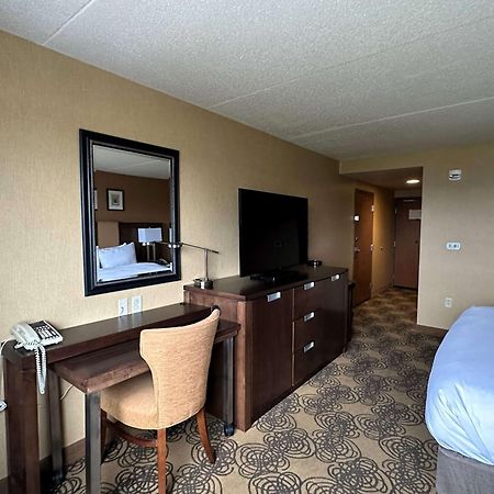 Doubletree By Hilton Bay City - Riverfront Esterno foto