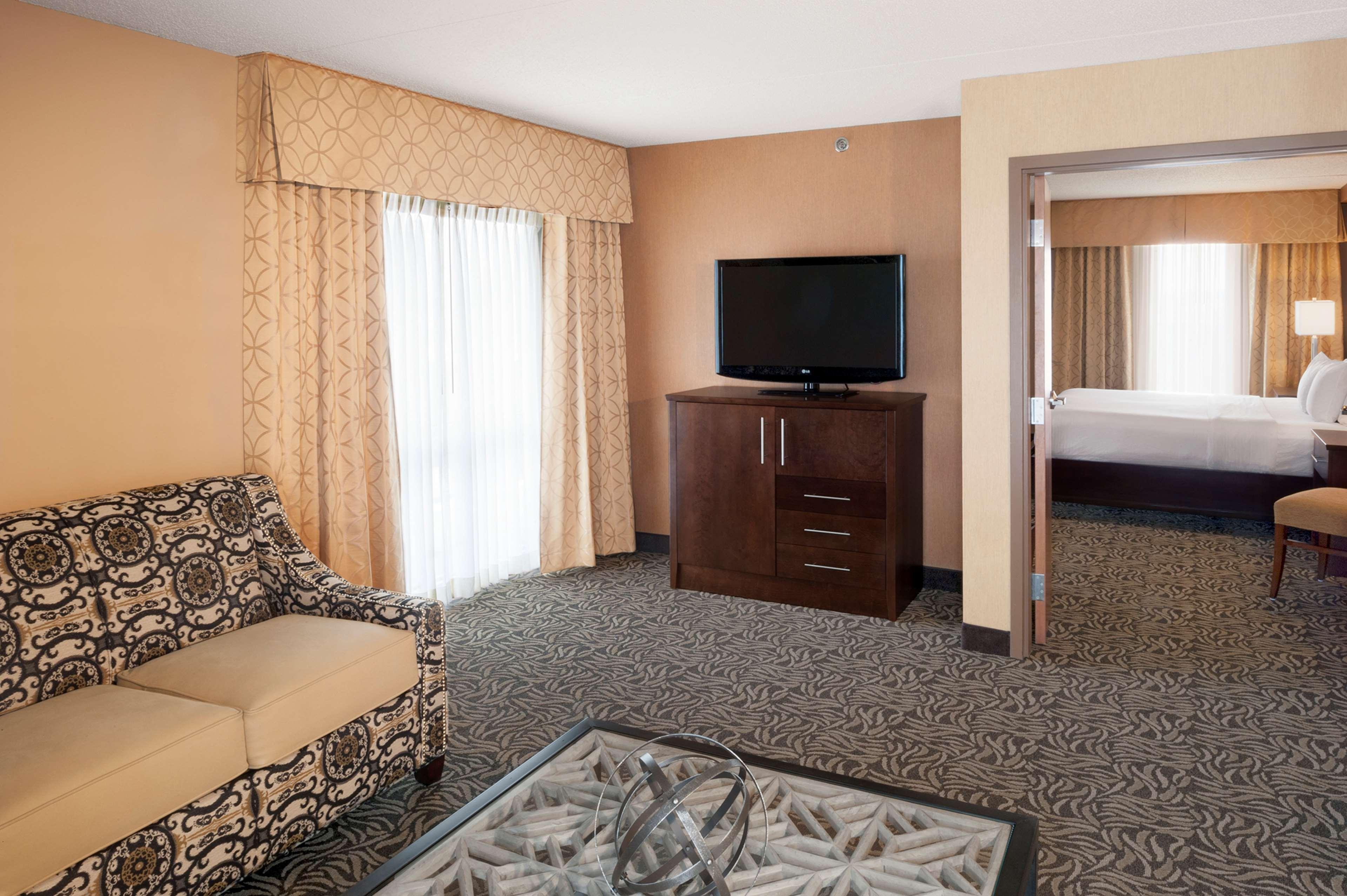 Doubletree By Hilton Bay City - Riverfront Esterno foto