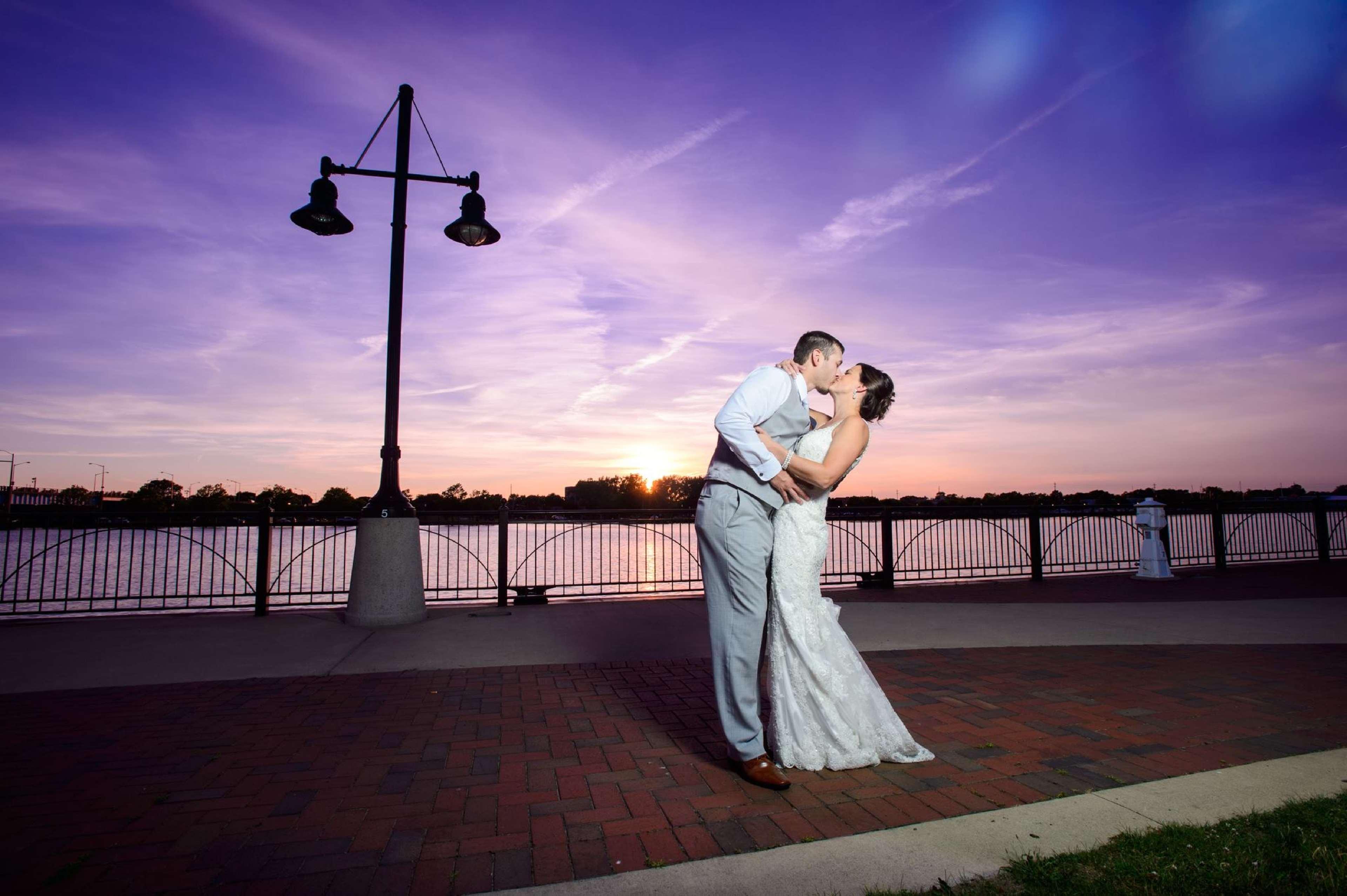 Doubletree By Hilton Bay City - Riverfront Esterno foto