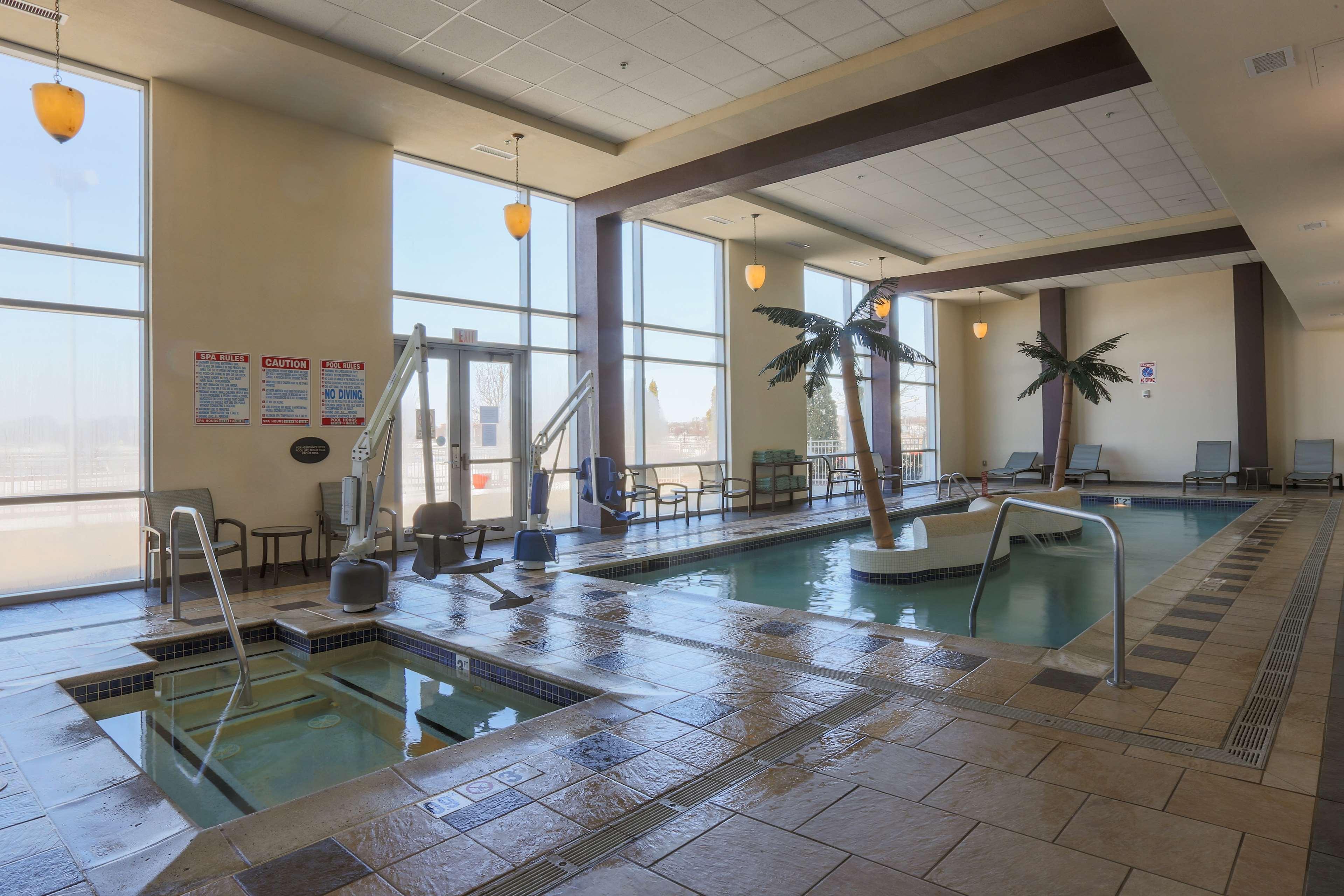 Doubletree By Hilton Bay City - Riverfront Esterno foto