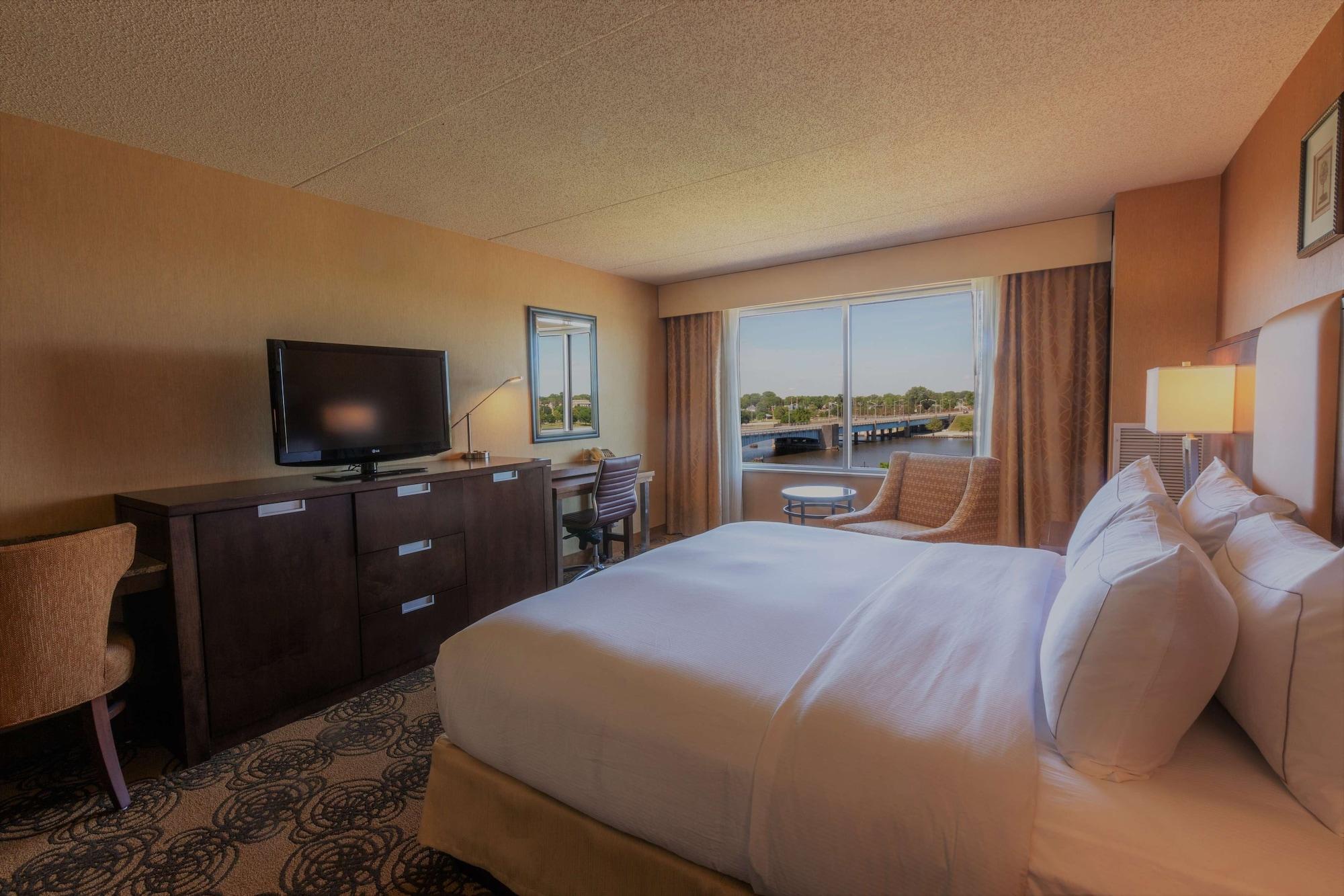 Doubletree By Hilton Bay City - Riverfront Esterno foto