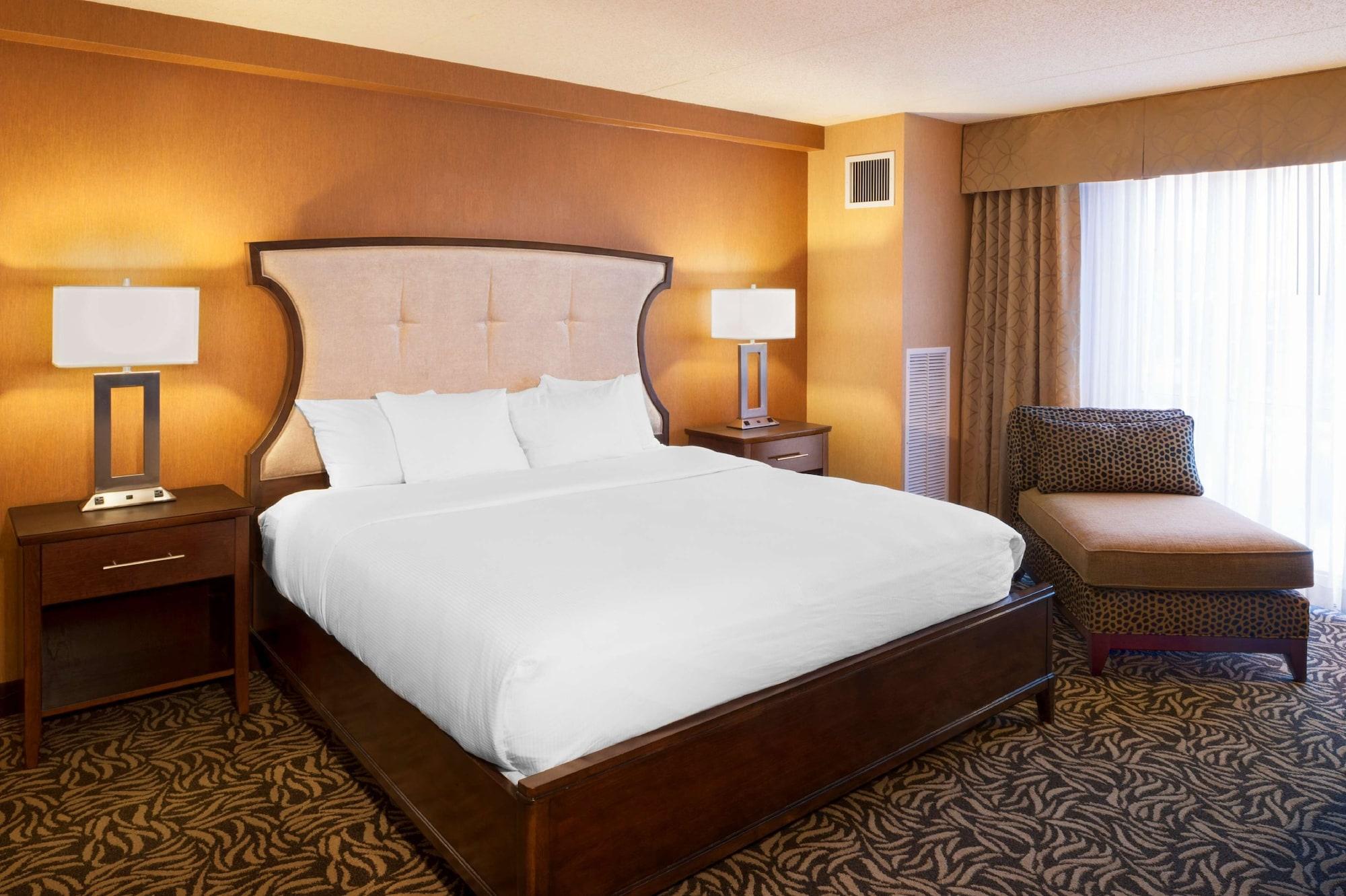 Doubletree By Hilton Bay City - Riverfront Esterno foto
