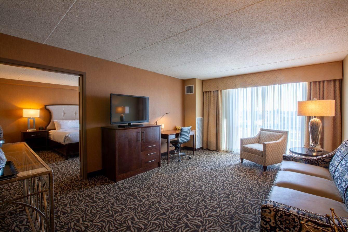 Doubletree By Hilton Bay City - Riverfront Esterno foto