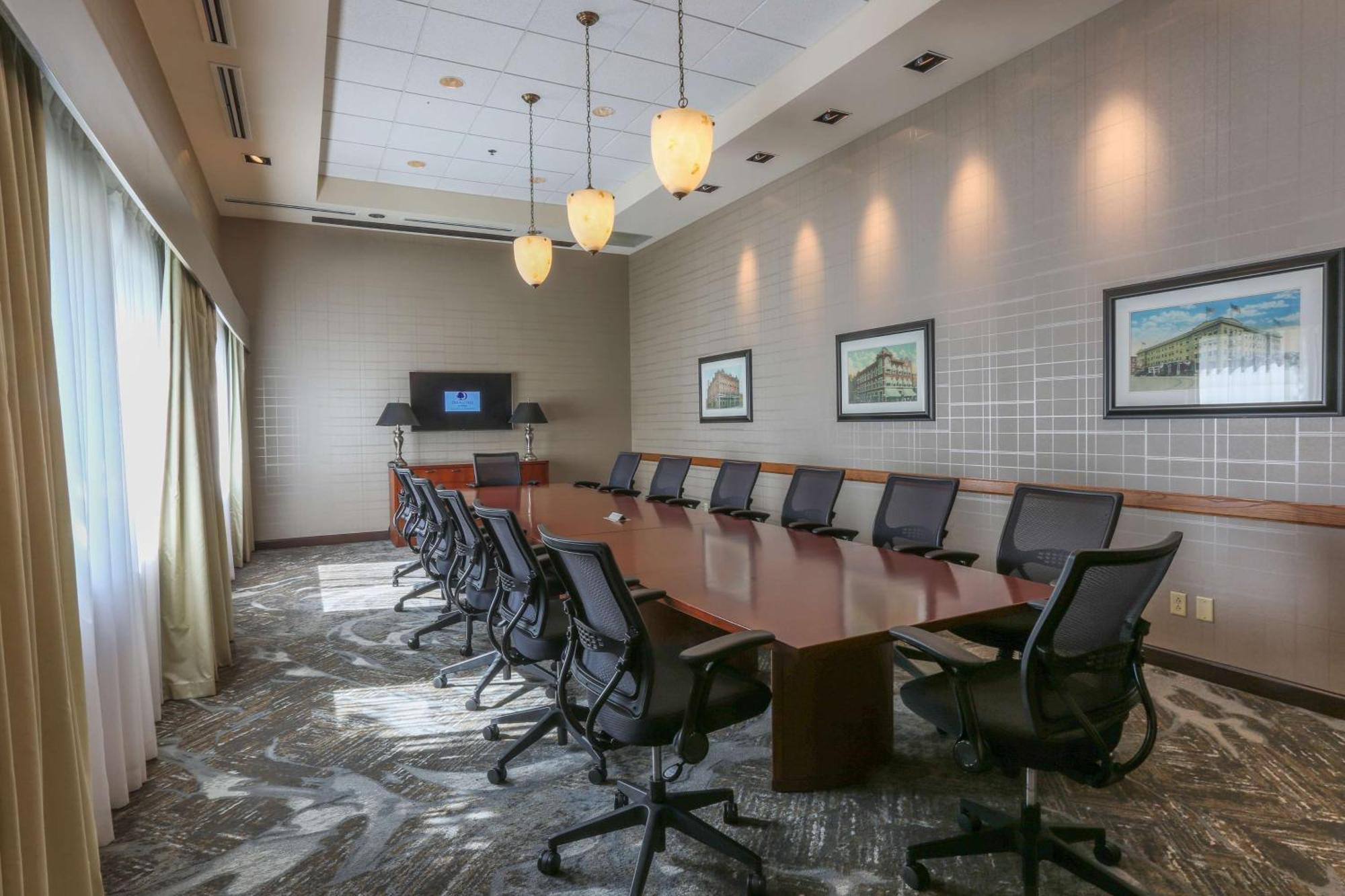 Doubletree By Hilton Bay City - Riverfront Esterno foto