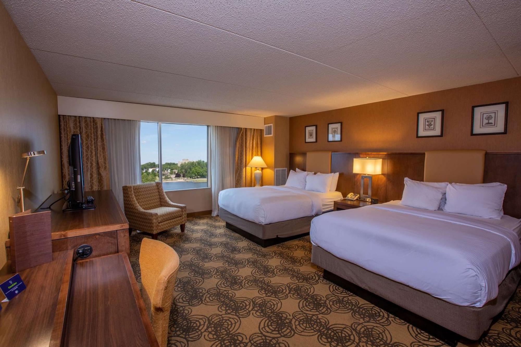 Doubletree By Hilton Bay City - Riverfront Esterno foto