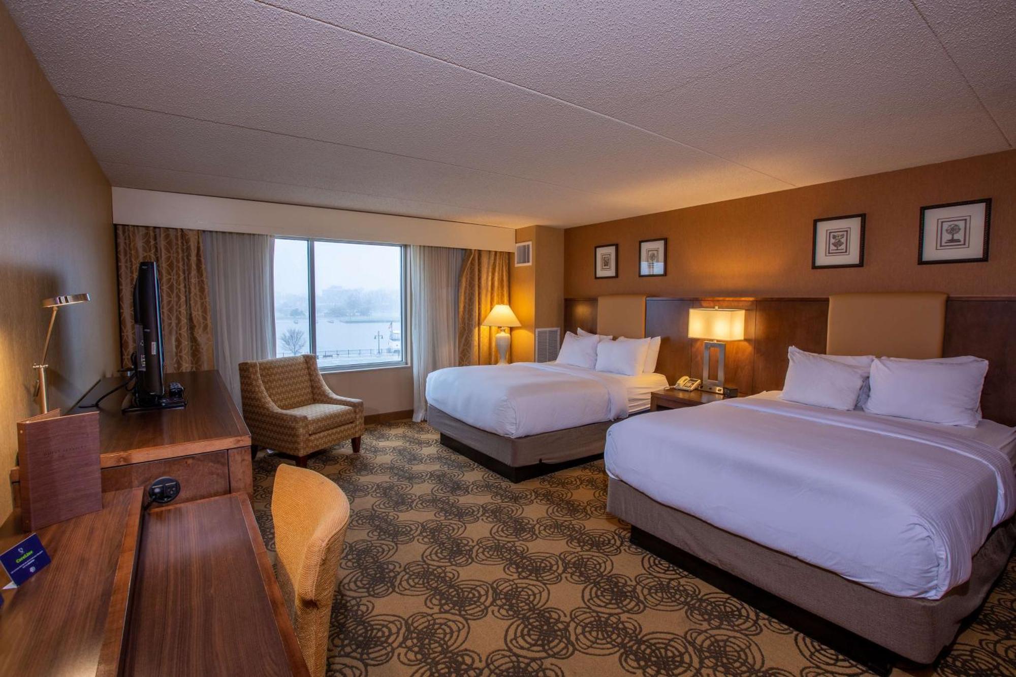 Doubletree By Hilton Bay City - Riverfront Esterno foto