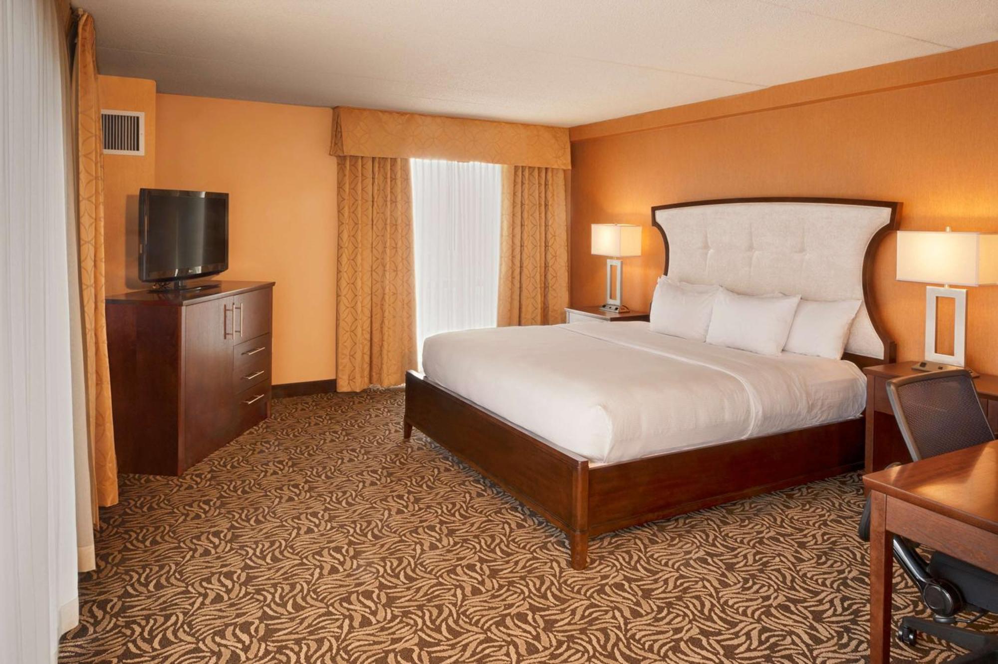 Doubletree By Hilton Bay City - Riverfront Esterno foto