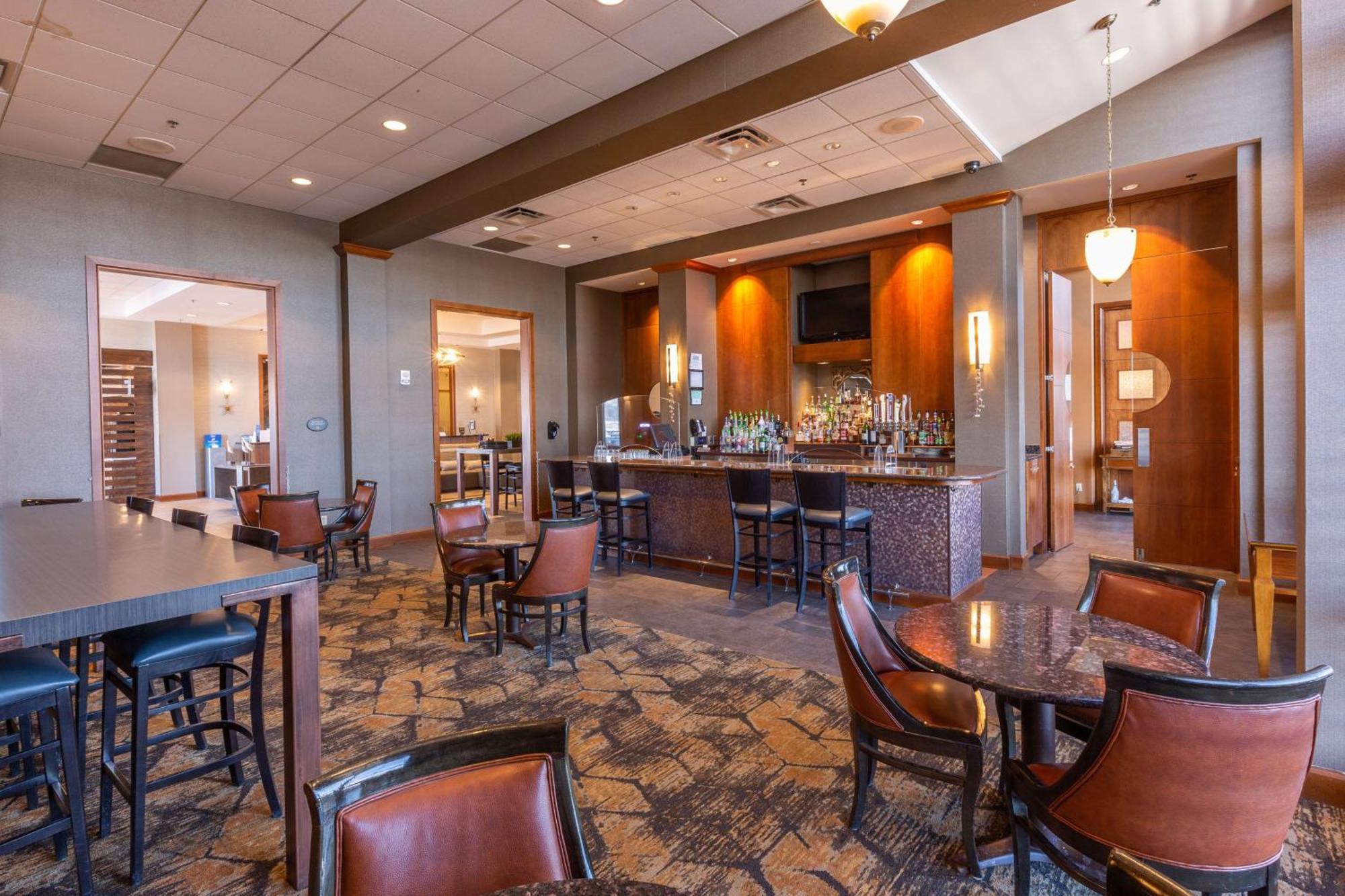 Doubletree By Hilton Bay City - Riverfront Esterno foto