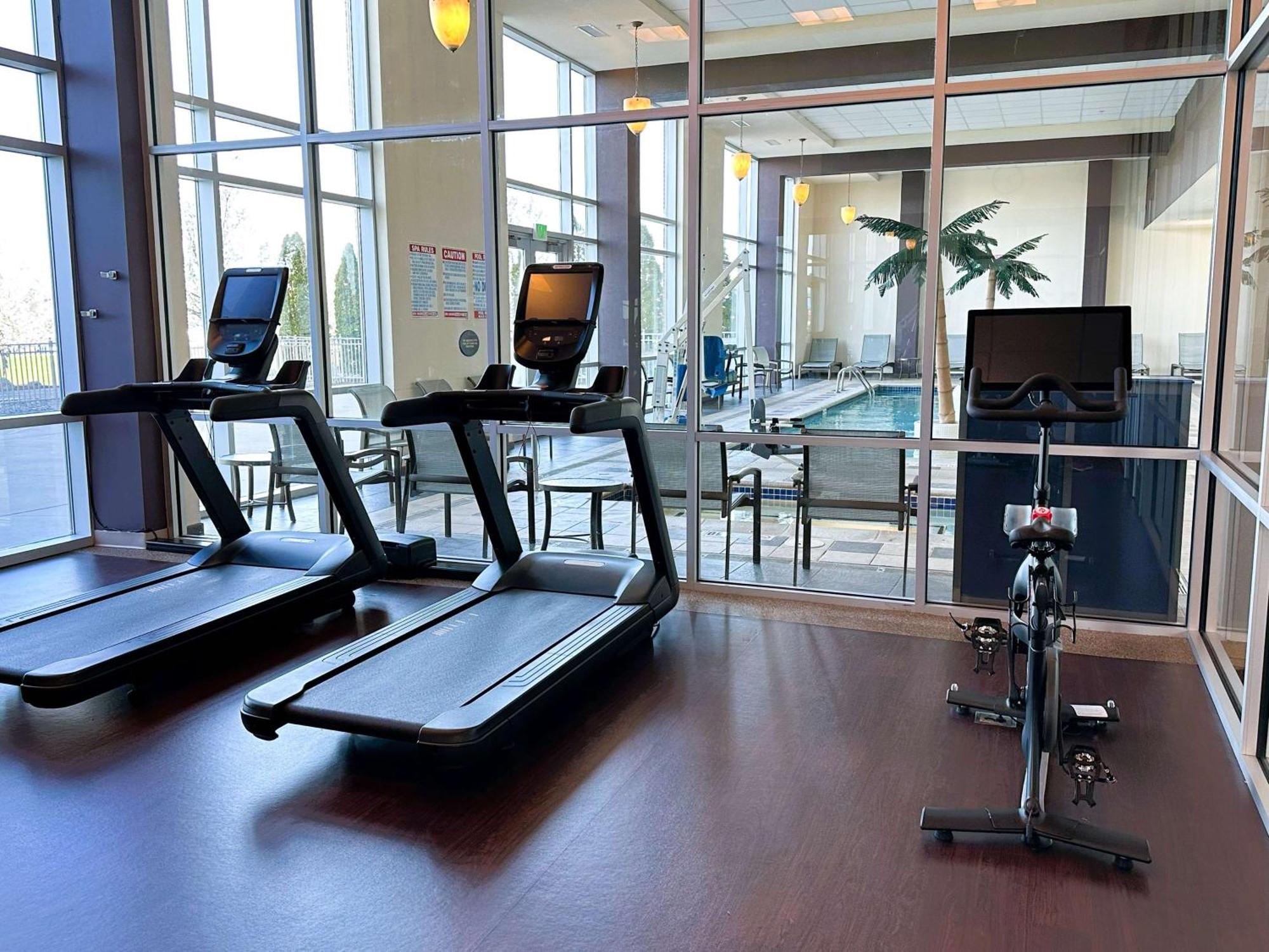 Doubletree By Hilton Bay City - Riverfront Esterno foto