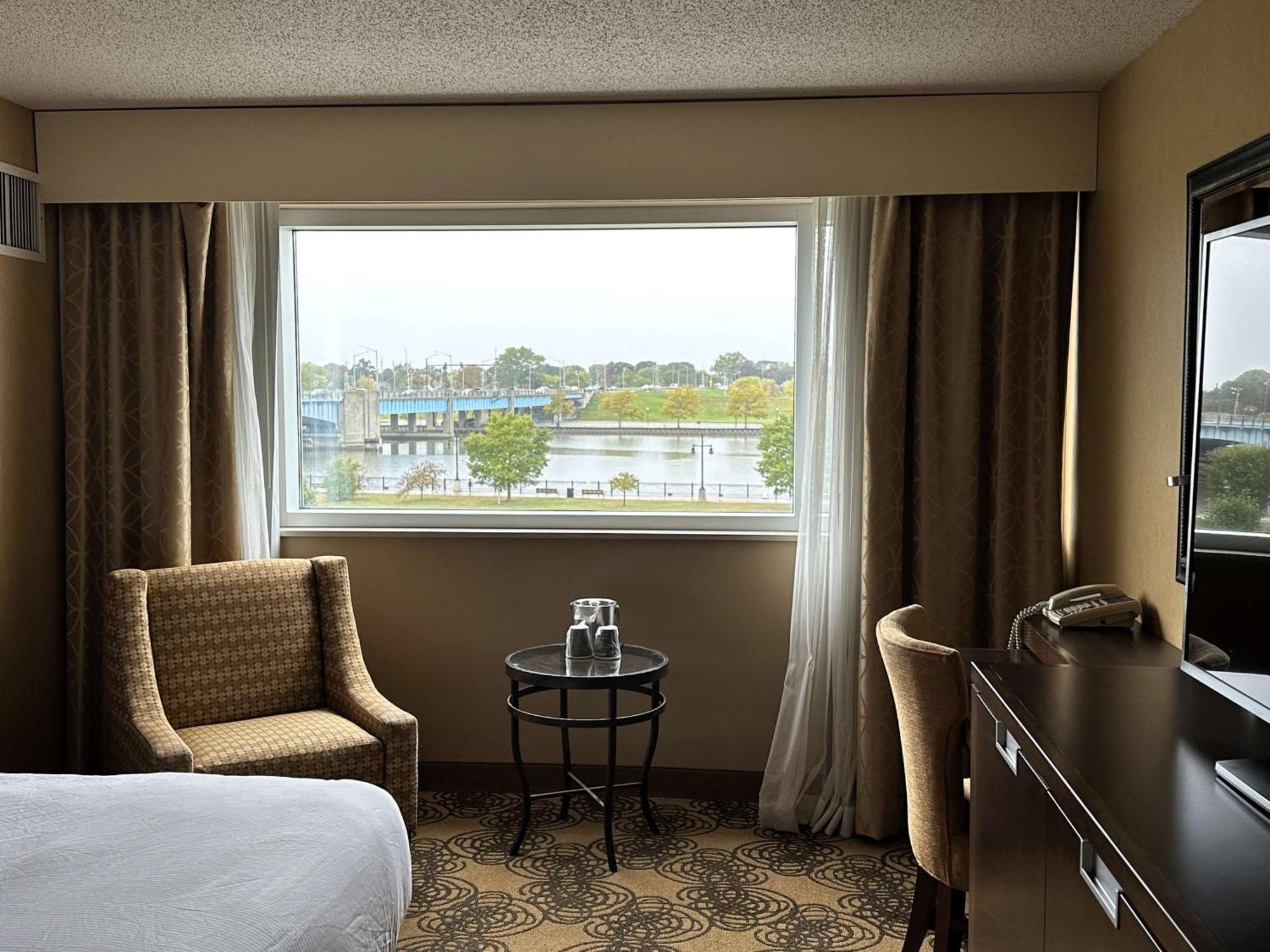 Doubletree By Hilton Bay City - Riverfront Esterno foto